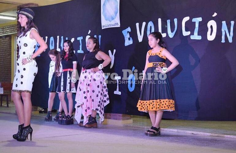 Uno de los eventos más esperados. Durante todo el año las alumnas se preparan para esta gran presentación. Foto: Archivo AD