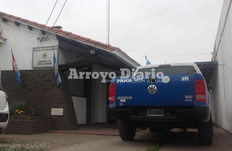 En la sub 11. Desde la comisaría de Fighiera se tomó intervención tras el hecho y pidieron registro de una de las cámaras de seguridad ubicadas a metros de donde ocurrió el suceso.