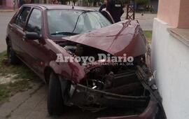 Luego del evento. Así quedó el coche tras el accidente de este domingo.