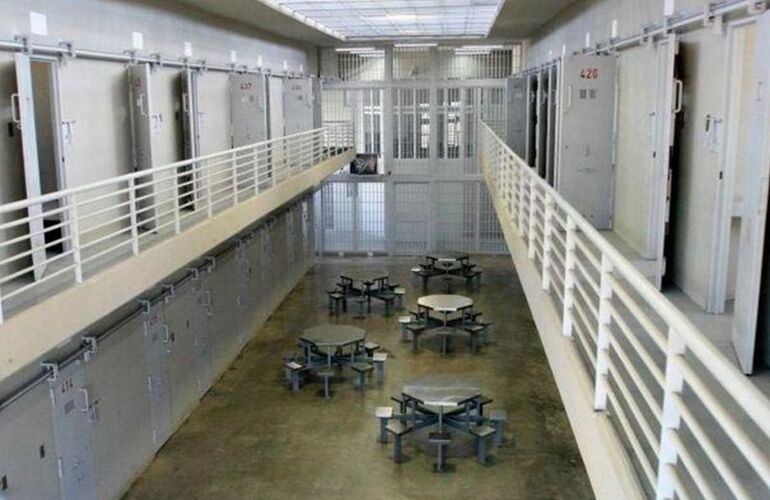 Imagen de Un muerto y tres heridos tras una pelea en la c&aacute;rcel de Pi&ntilde;ero