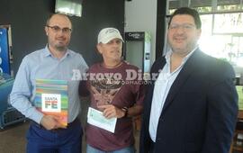 Felices los 3. Gres, Macedro y Pierucci sonrientes para la foto: Foto: Jorge Cuello