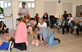 En plena clase. El curso se realizó el pasado viernes en el CIC. Foto: Comuna GL