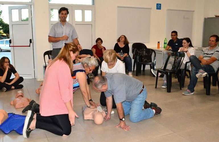 En plena clase. El curso se realizó el pasado viernes en el CIC. Foto: Comuna GL