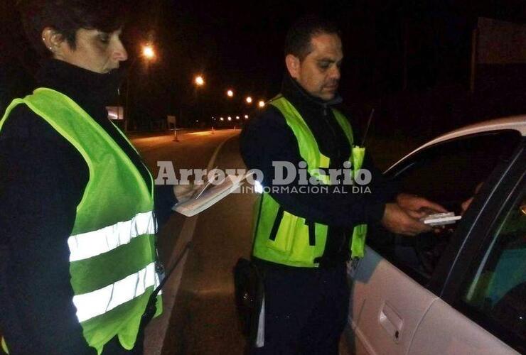 Sobre Ruta 21. Los controles se efectuaron esta madrugada sobre Ruta 21 y el acceso norte a nuestra localidad.