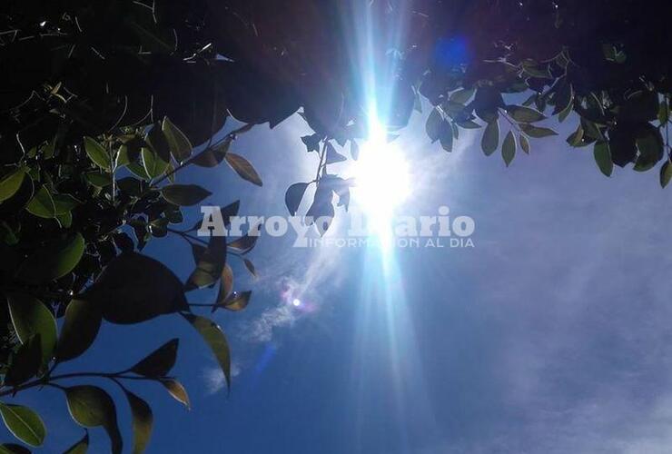 A pleno. Durante estos últimos días el sol dijo presente y hoy no será la excepción.