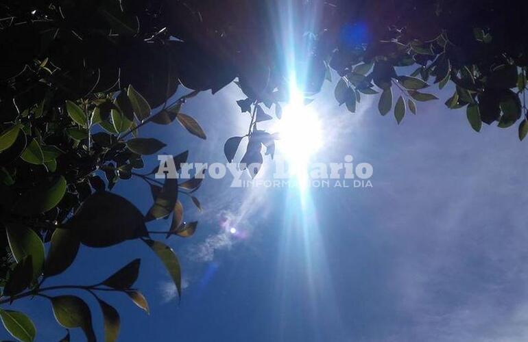 A pleno. Durante estos últimos días el sol dijo presente y hoy no será la excepción.