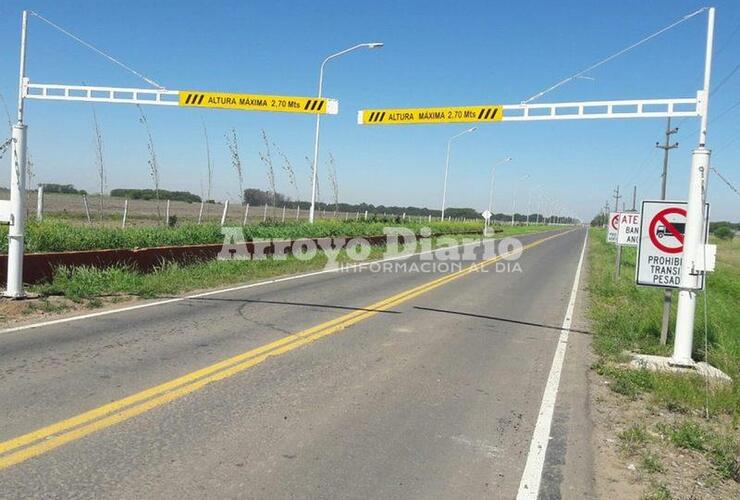 Imagen de Rompieron el arco limitador de altura del acceso