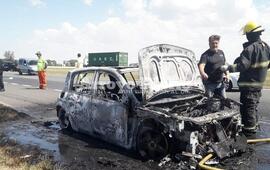 Irreconocible. Así terminó el Megane tras el imprevisto. Foto: Maximiliano Pascual