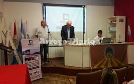 Presentaci&oacute;n. Se llev&oacute; a cabo en el Sal&oacute;n Auditorio del Centro Comercial.