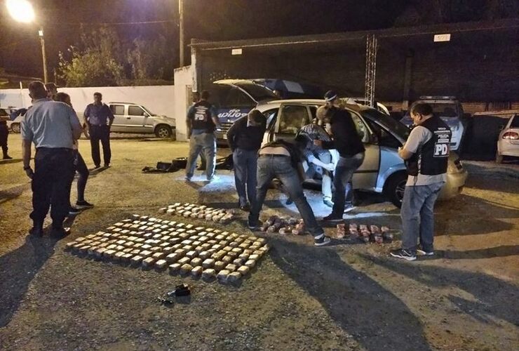 Imagen de Controlaban rutas en Santa Fe y encontraron más de 200 kilos de marihuana