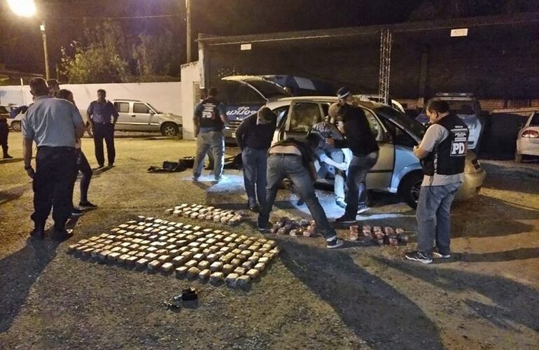 Imagen de Controlaban rutas en Santa Fe y encontraron más de 200 kilos de marihuana