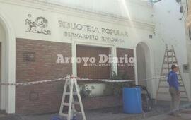 Imagen de Arreglo en fachada de la Biblioteca Popular Bernardino Rivadavia