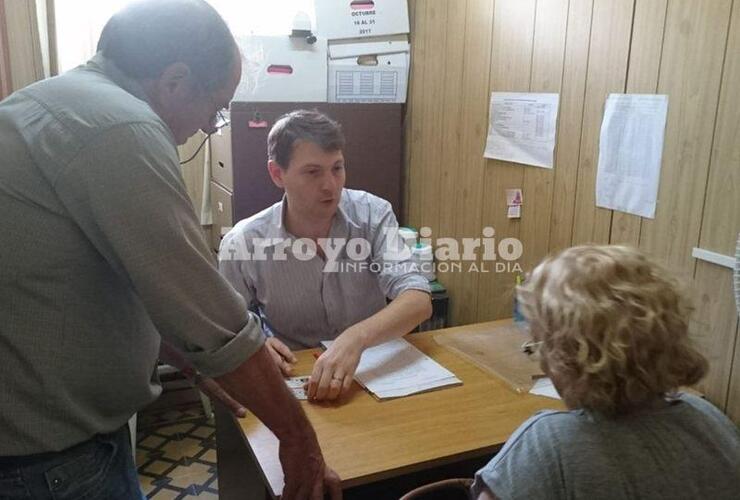 La ansiedad en aumento. Después de cumplimentar trámites, esperar poder tener su escritura en unos cuatro meses aproximadamente.