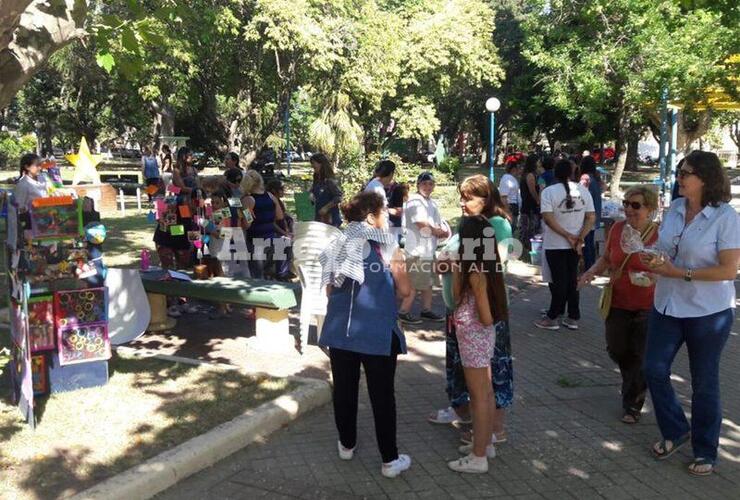 Durante la ma&ntilde;ana. Los chicos mostraron los trabajos del a&ntilde;o y ofrecieron sus producciones de Huerta y Panificaci&oacute;n. Fotos: Juan Pablo Broin