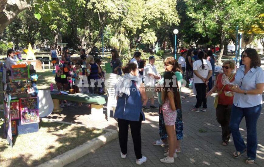 Durante la ma&ntilde;ana. Los chicos mostraron los trabajos del a&ntilde;o y ofrecieron sus producciones de Huerta y Panificaci&oacute;n. Fotos: Juan Pablo Broin