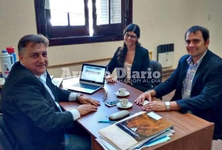 En marzo de 2016, Olivé, Aviano y D´Alonzo firmaron el convenio de reapertura. Foto: Florencia D´Alonzo, Archivo AD