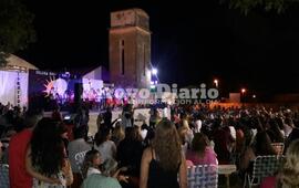 Noche especial. La noche del viernes se prest&oacute; para la actividad y la concurrencia fue masiva.