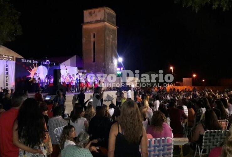 Noche especial. La noche del viernes se prest&oacute; para la actividad y la concurrencia fue masiva.