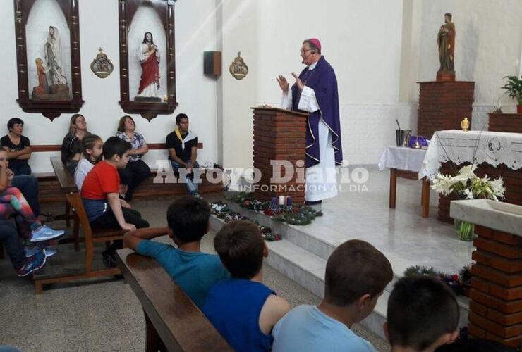 Imagen de Visita especial en Fighiera: Monseñor Eduardo Martín visitó la localidad