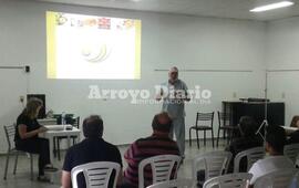 En el SUM. El dictado del curso tuvo lugar en el Sal&oacute;n de Usos M&uacute;ltiples del Centro Cultural.