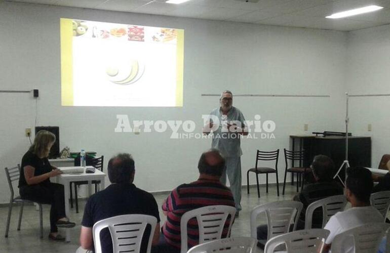 En el SUM. El dictado del curso tuvo lugar en el Salón de Usos Múltiples del Centro Cultural.