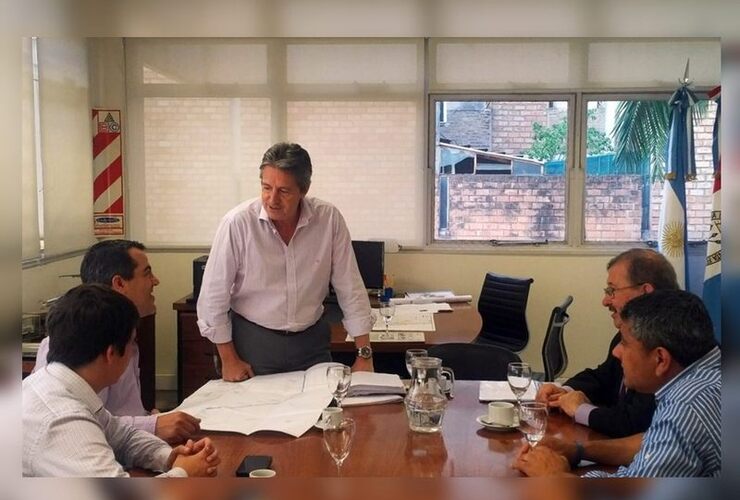 Imagen de Martín Gherardi junto al Ministro de Infraestructura