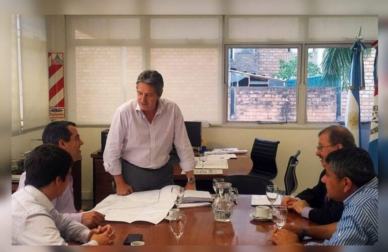 Imagen de Martín Gherardi junto al Ministro de Infraestructura