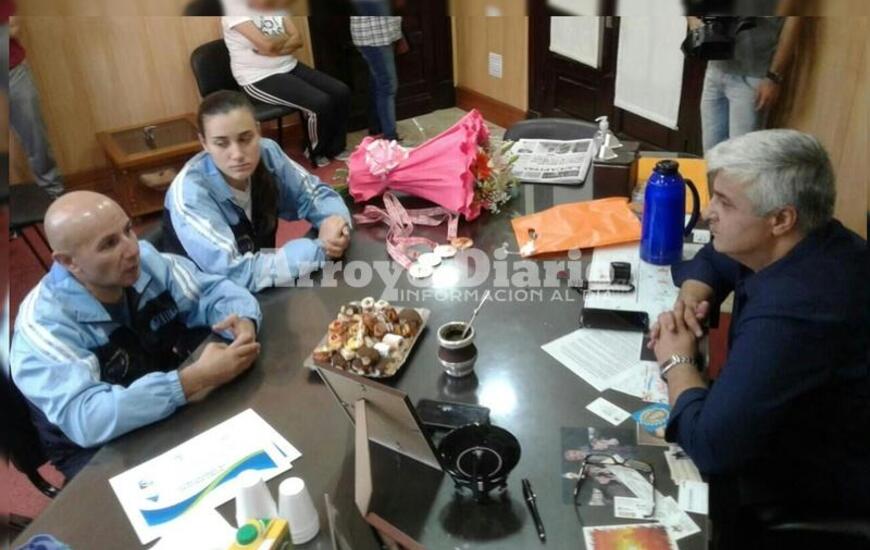 Imagen de Lucila Coletta y Fermín Rodríguez agasajados por la Intendencia