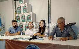 En el centro. La presentación ante los medios se realizó este martes por la noche en el Centro Comercial. Foto: Juan Pablo Broin