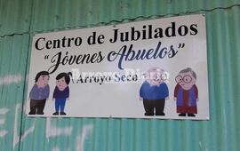 Dirección. Jóvenes Abuelos funciona en el galpón del ferrocarril, lindero a las oficinas de Acción Social. Foto: @Silvana68657299