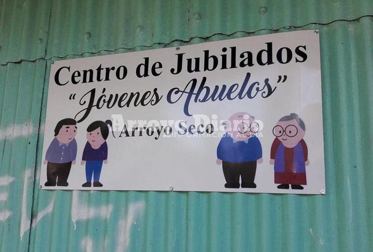 Dirección. Jóvenes Abuelos funciona en el galpón del ferrocarril, lindero a las oficinas de Acción Social. Foto: @Silvana68657299