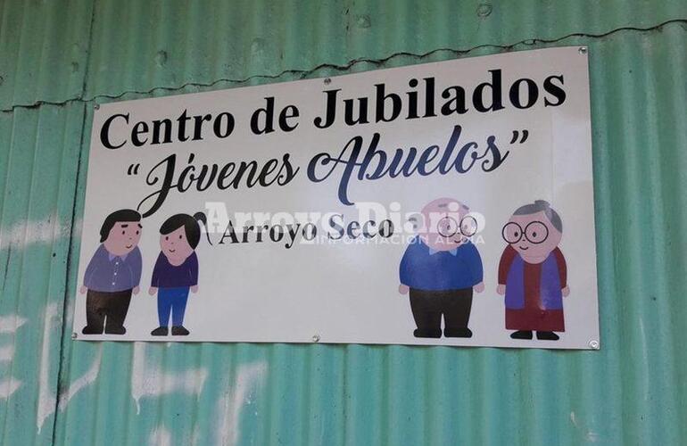 Dirección. Jóvenes Abuelos funciona en el galpón del ferrocarril, lindero a las oficinas de Acción Social. Foto: @Silvana68657299