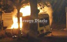 De madrugada. El incendio se registró este sábado alrededor de las 2:30 horas.