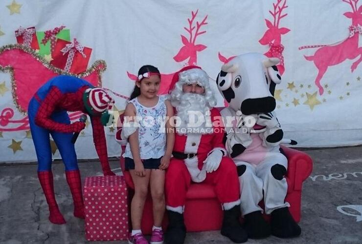 Imagen de Gran convocatoria de niños con la presencia de Papá Noel