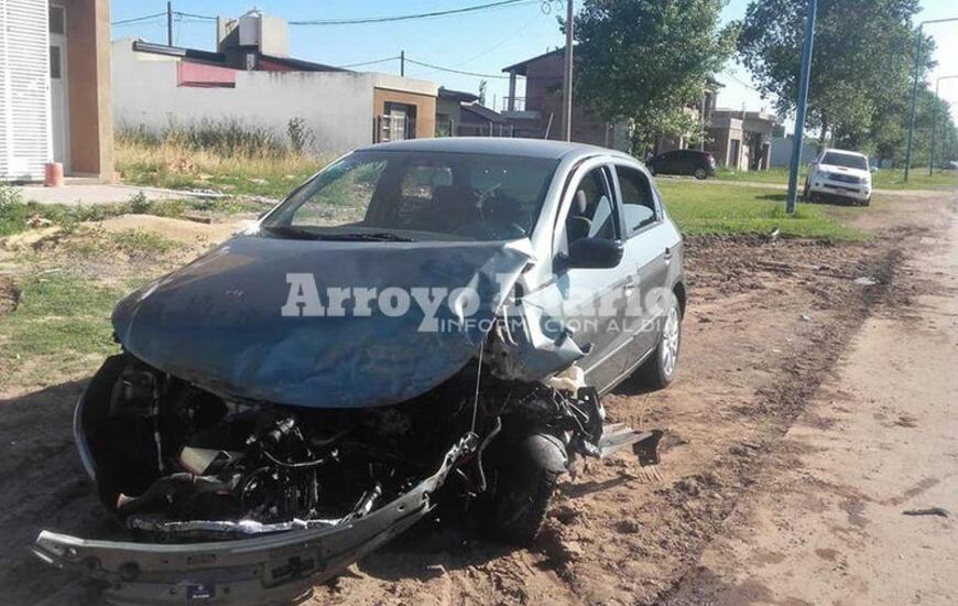 A la madrugada y sobre el acceso. El accidente ocurrió en las primeras horas de este lunes 25 de diciembre.