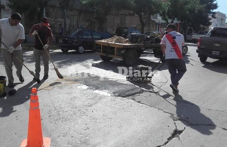 Imagen de Bacheo en frío en distintos puntos de la ciudad