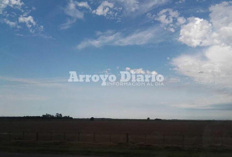 Pinta lindo. Así se presentaba el cielo en esta mañana de martes.