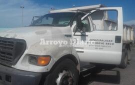 El camión. Este es el rodado en el que se movilizaba el trabajador del área de Obras Públicas.