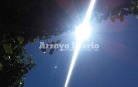 Una de las recomendaciones. Evita exponerte al sol durante las horas de mayor radiaci&oacute;n (entre 11:00 y 15:00 hrs)