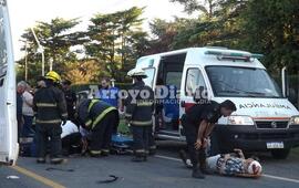 Imagen de A metros del nuevo semáforo: Accidente múltiple dejó varios heridos