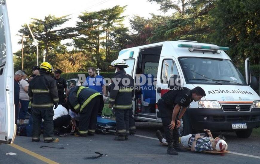 Imagen de A metros del nuevo sem&aacute;foro: Accidente m&uacute;ltiple dej&oacute; varios heridos