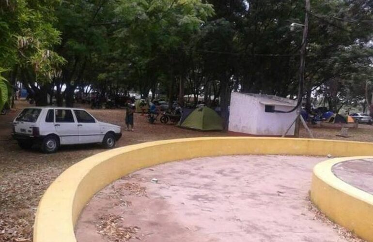 Sobre el evento. Según algunos testimonios cayeron dos rayos en el mismo lugar, algo inédito. Foto: misionesonline.net Sobre el evento. Según algunos testimonios cayeron dos rayos en el mismo lugar, algo inédito. Foto: misionesonline.net