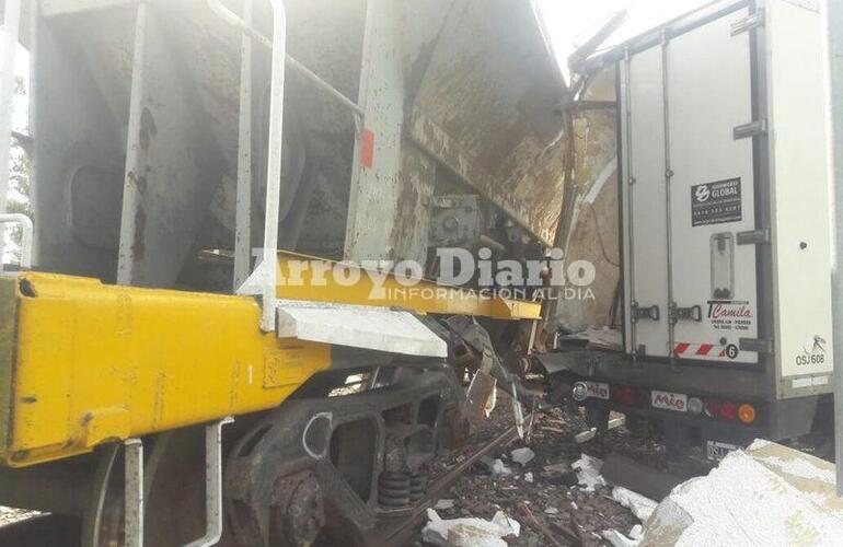 Solo daños materiales. Afortunadamente el accidente no dejó pérdidas fatales y nadie resultó herido.