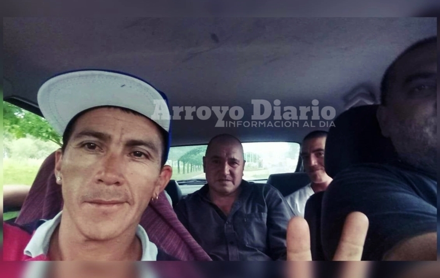 De vuelta a casa. Mario junto a parte de su familia viajando nuevamente hacia Arroyo Seco tras haber pasado 10 a&ntilde;os.