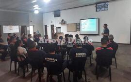 En su propio edificio. La actividad se desarrolló en las instalaciones del cuartel local.