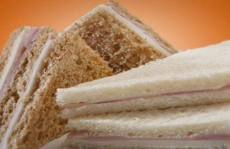 Imagen de Prohíben la venta de un sandwich de miga fabricado en Santa Fe