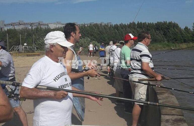 Buena convocatoria. 23 pescadores participaron del torneo libre del pasado domingo en el puerto.
