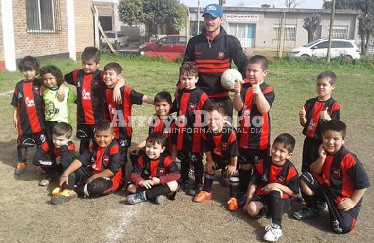 Imagen de Las inferiores de Sportivo Figherense irá por niños del barrio de La Costa