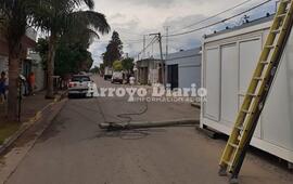 Cerca de las 11. Protección Civil y Telecom en 3 de Febrero al 1200.