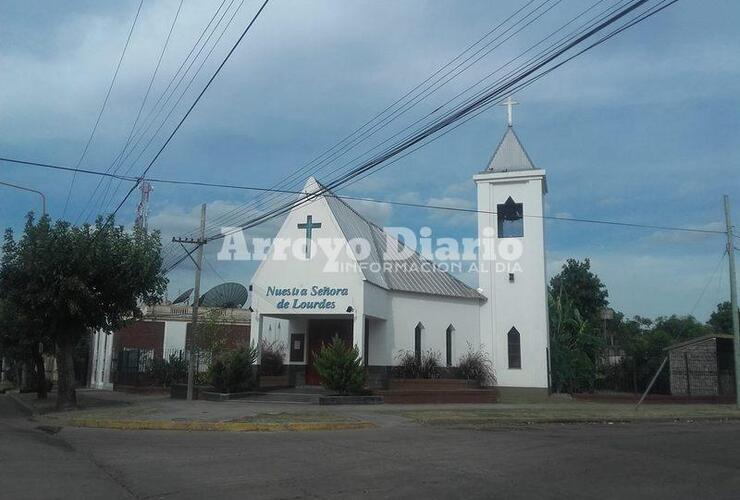 En la capilla. La capilla de Lourdes está ubicada en la intersección de Humberto Primo e Infante.